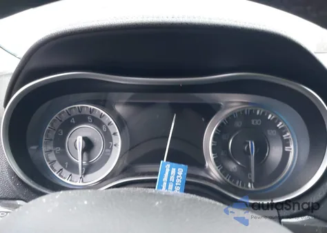 2015 Chrysler 300 Limited z USA, uszkodzony, nr VIN 2C3CCARG8FH894347